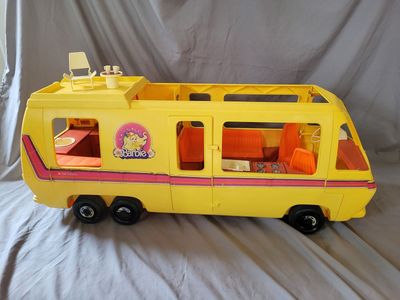 Vintage Barbie Star Traveler GMC Eleganza RV Camper Van Toy 1976