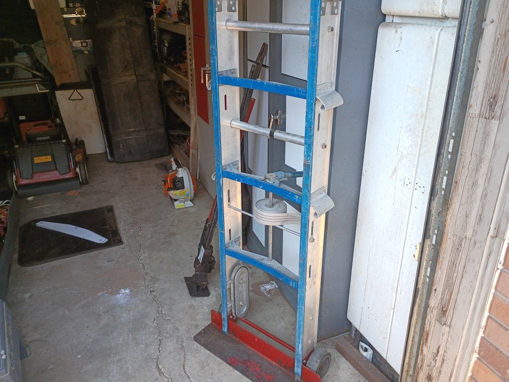 Appliance moving dolly hand truck