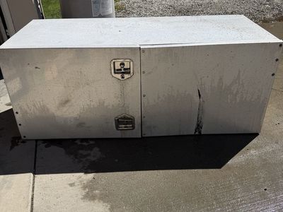 Reitnouer tool box and tire rack