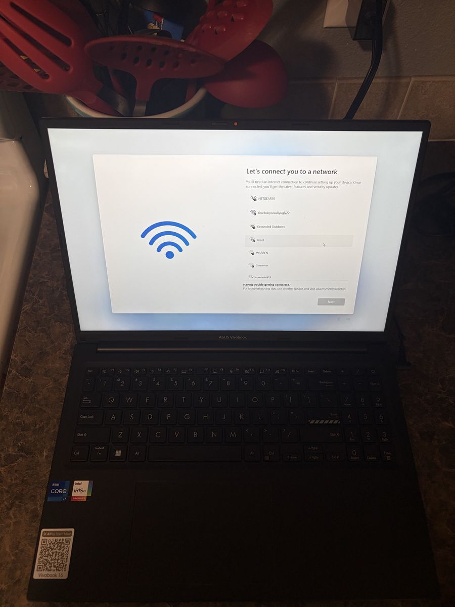 ASUS Vivobook 16 Laptop - Intel Core i7, Iris Xe Graphics, New Condition