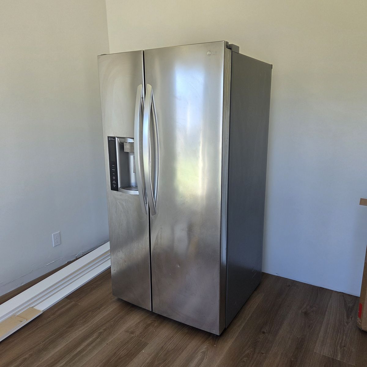 Fridge!/Freezer Side by side