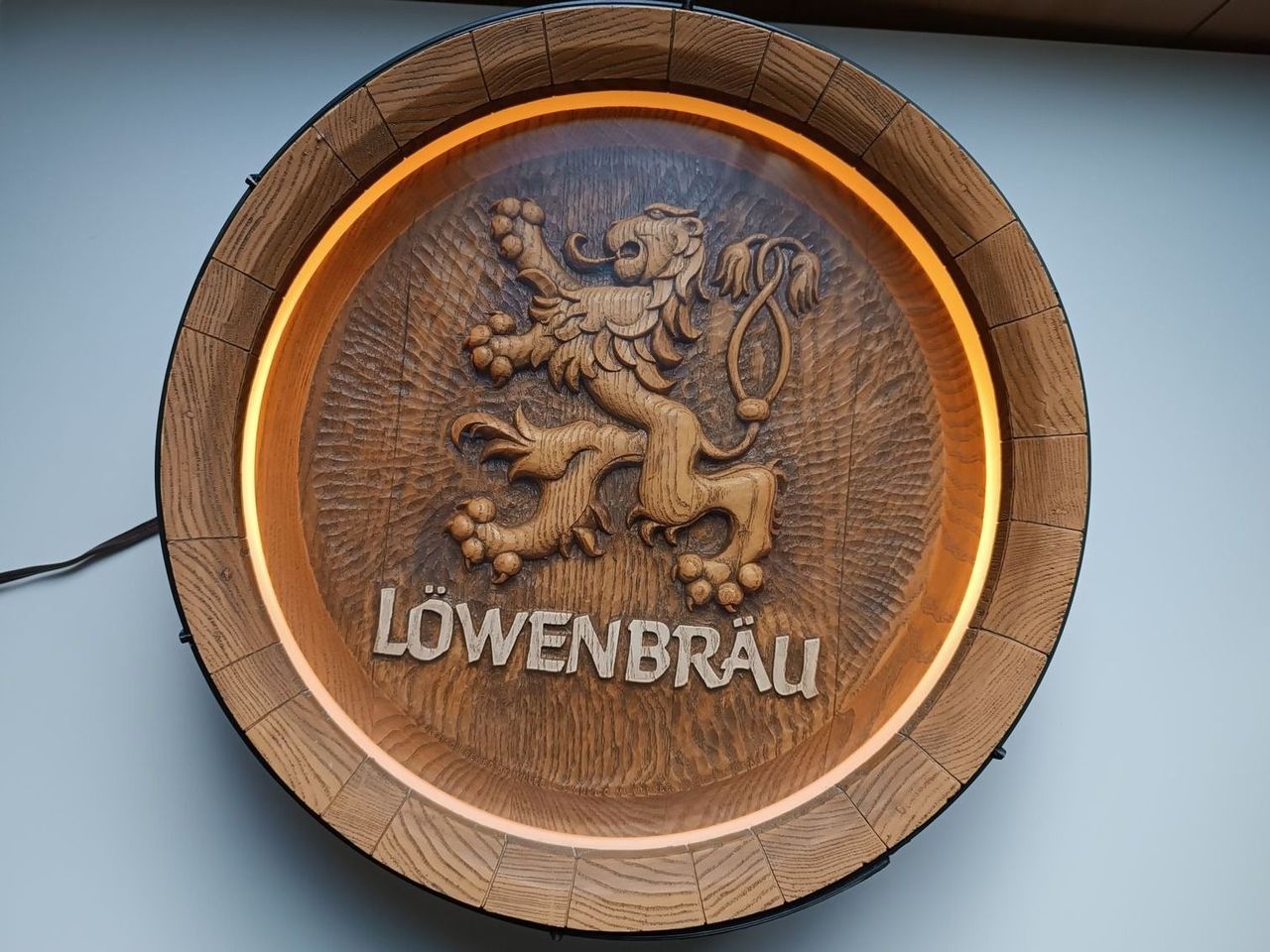 Vintage Lowenbrau Beer Barrel Illuminated Lamp