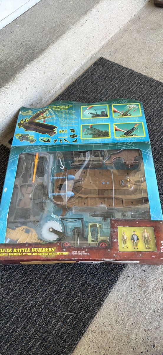 Atlantis The Lost Empire Deluxe Battle Builders Mattel 2001 Disney Action Figures Playset