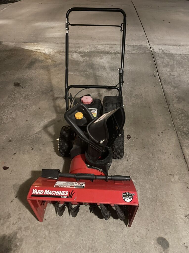 22 Yard Machines Snowblower