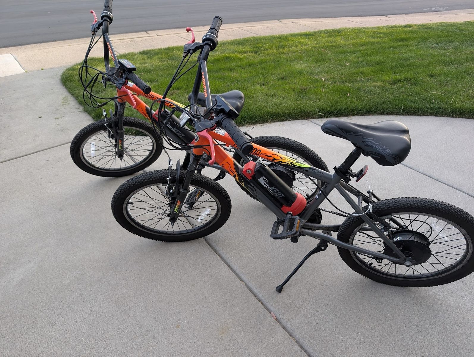 2x Kent Torpedo Kids Electric Bikes – Both Work Great – $450 for Both