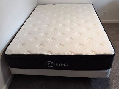 Queen Bed Set - Brand New Matress