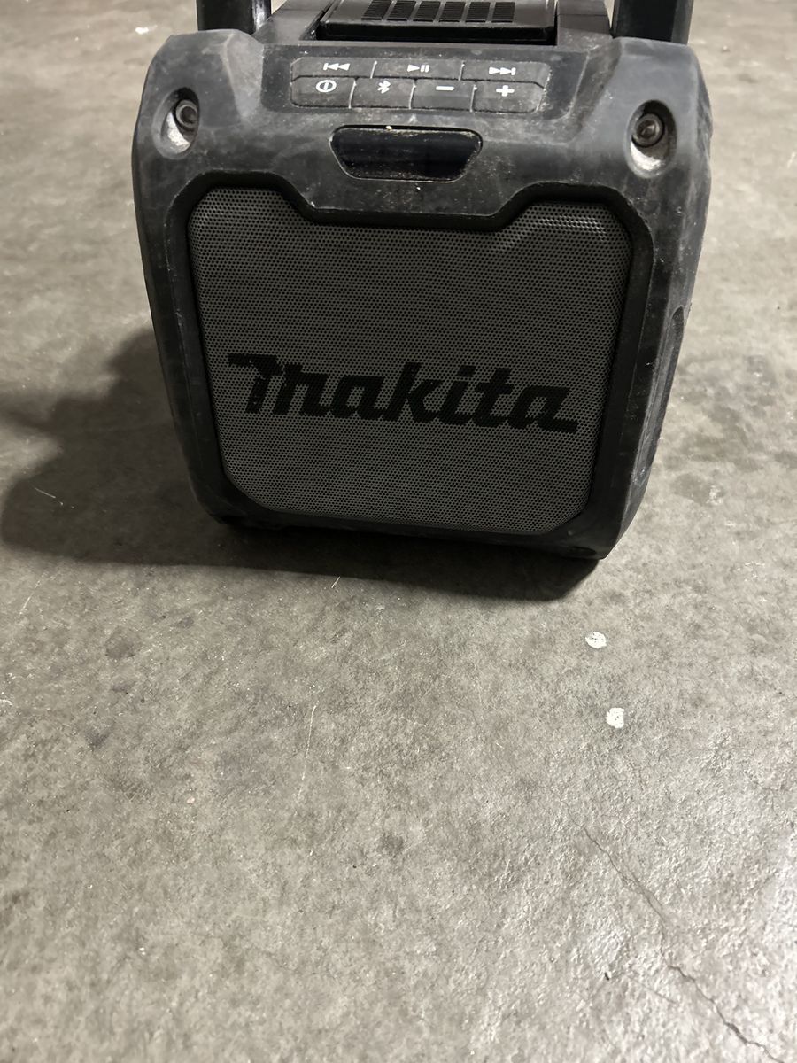 Speaker makita