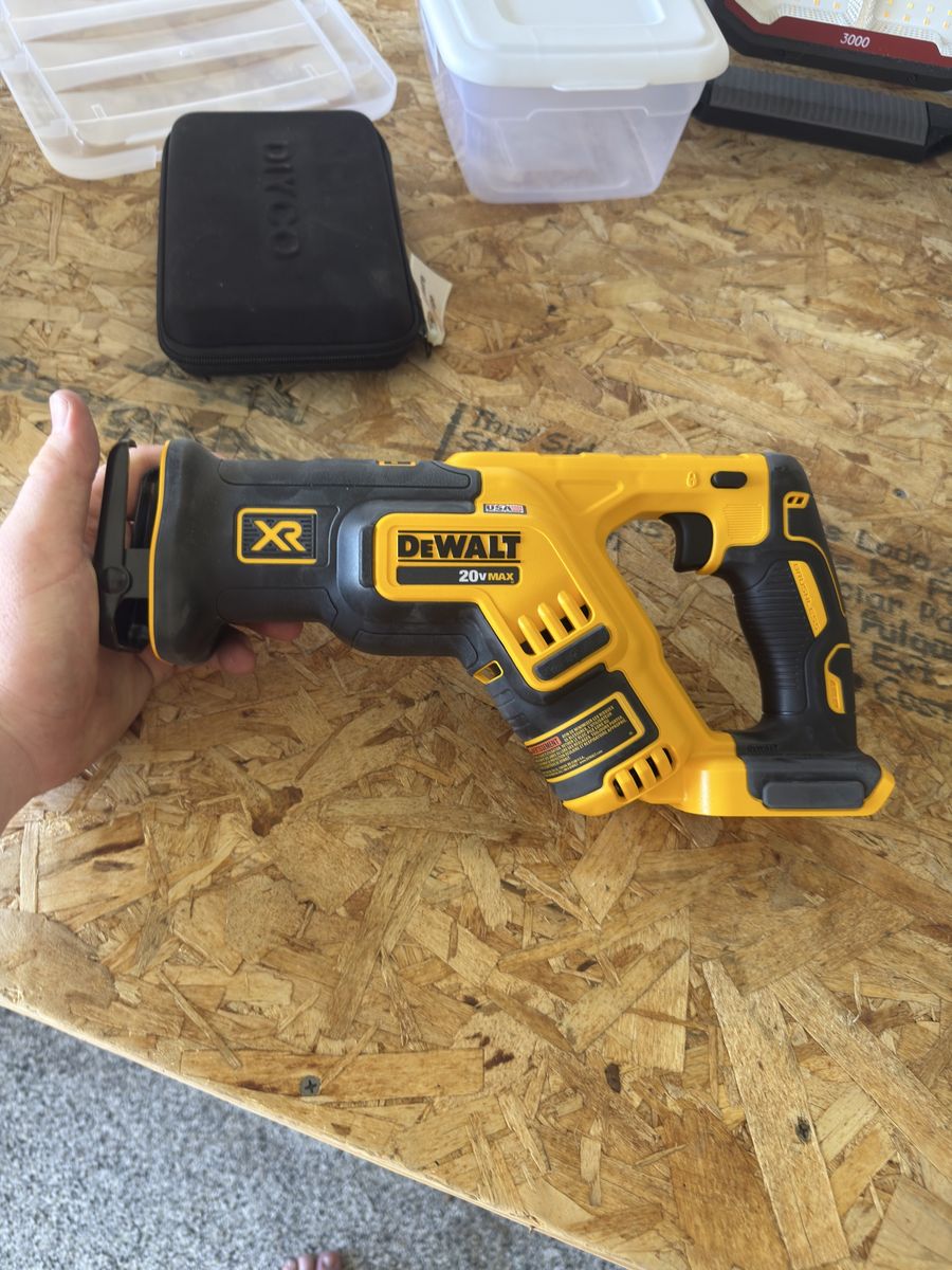 DEWALT DCS367B ATOMIC 20V MAX XR Brushless Compact Reciprocating Saw Tool Only