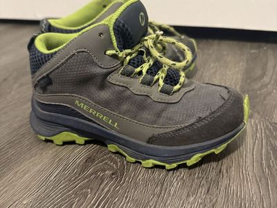 Merrell Kids Hiking Boot / Shoe Size 11