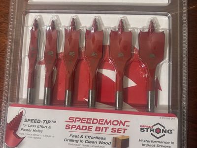 Screws extractor and spade bit set