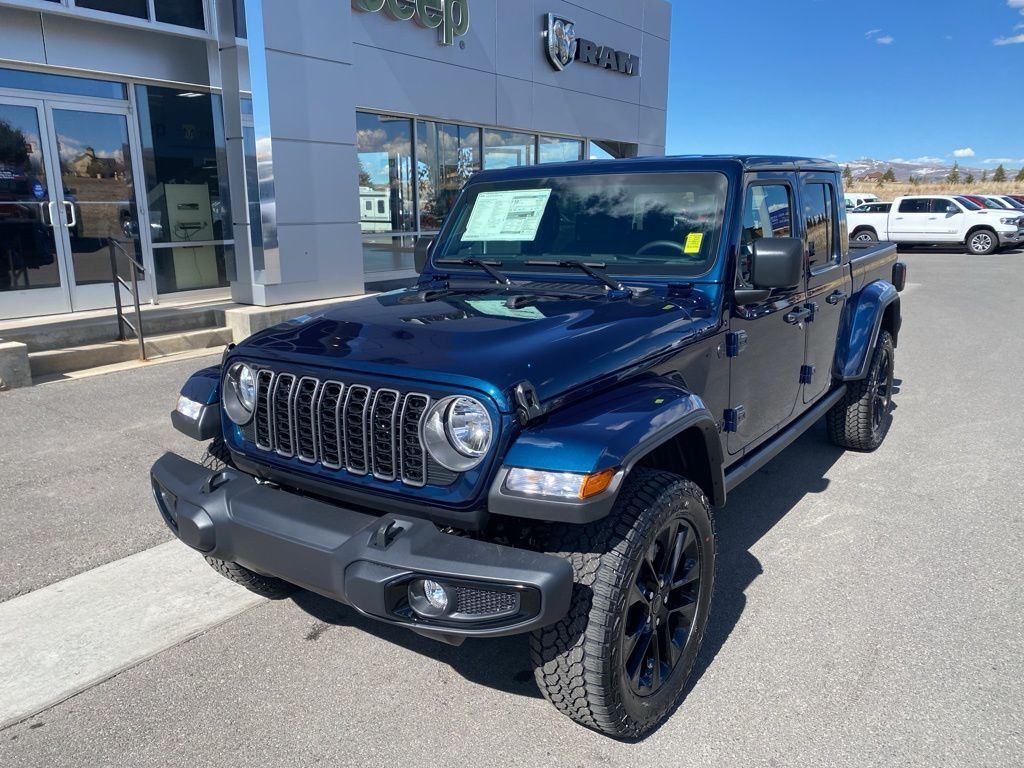 2025 Jeep Gladiator NightHawk