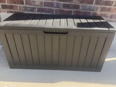 75 Gal Outdoor Deck Box – Black or Grey- in box