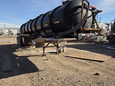1998 pioneer vacuum trailer