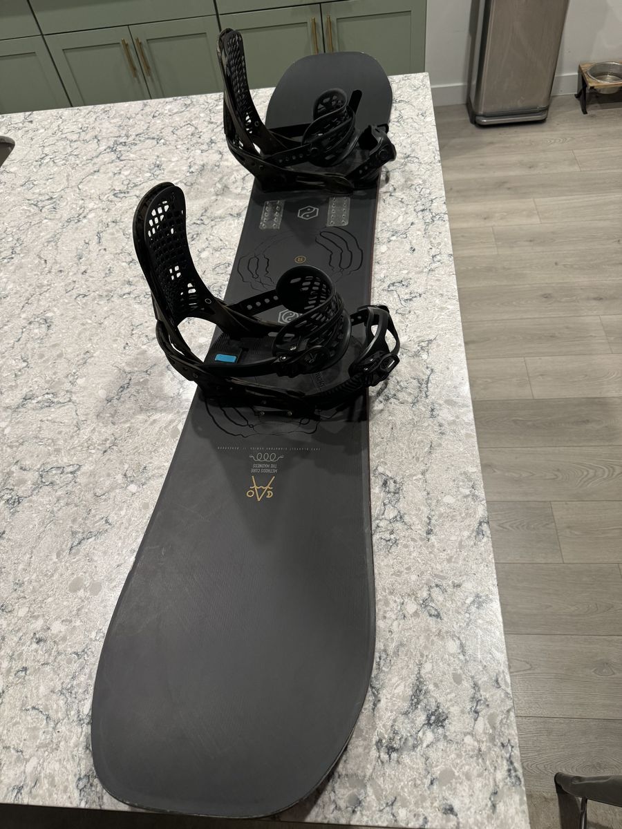 Ride Berzerker Snowboard with Burton Genesis ReFlex Bindings