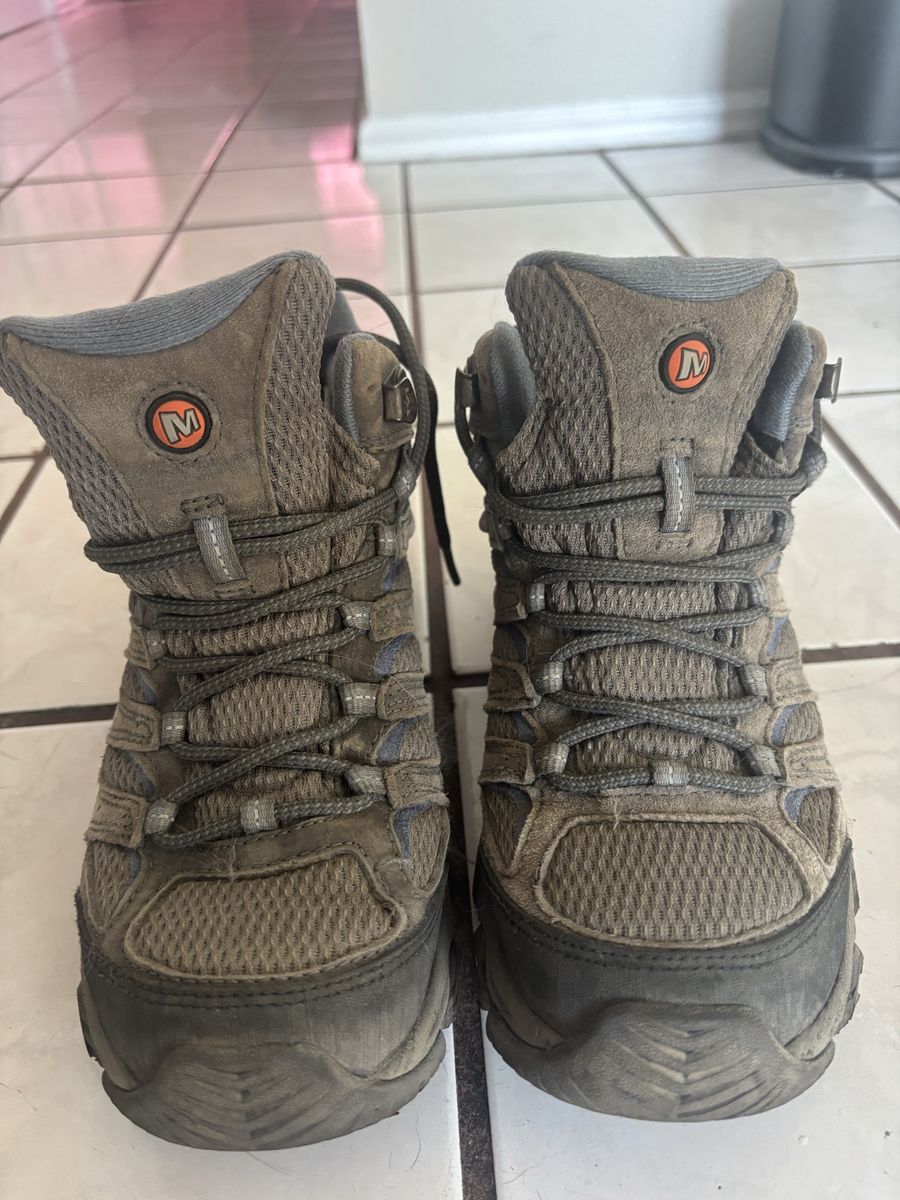 Merrell Women’s Moab 2 Mid Waterproof Hiking Boots | Women’s Size 7 |