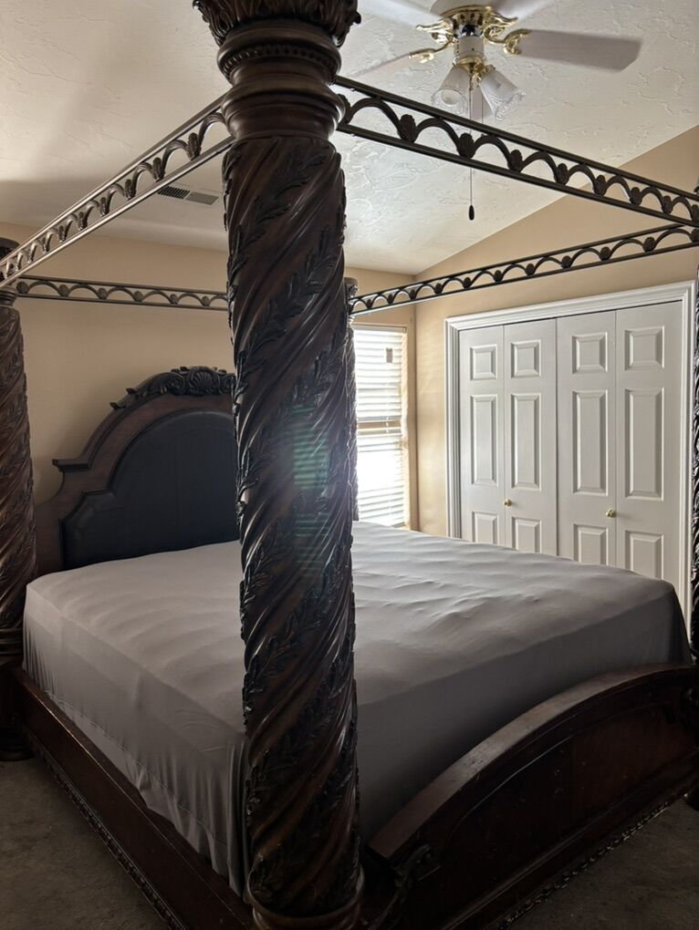 Ashley North Shore Poster Bed