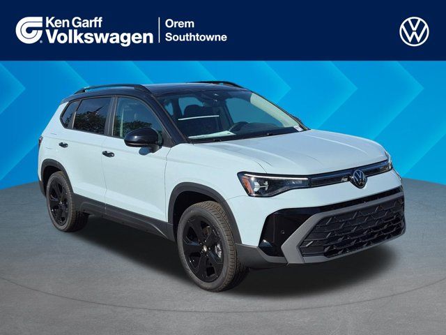 2026 Volkswagen Taos SE Black 4Motion