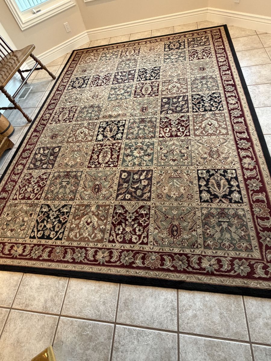 8 foot x 11 foot Area rug