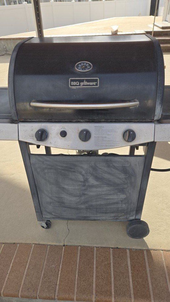 BBQ 3 burner with side burner