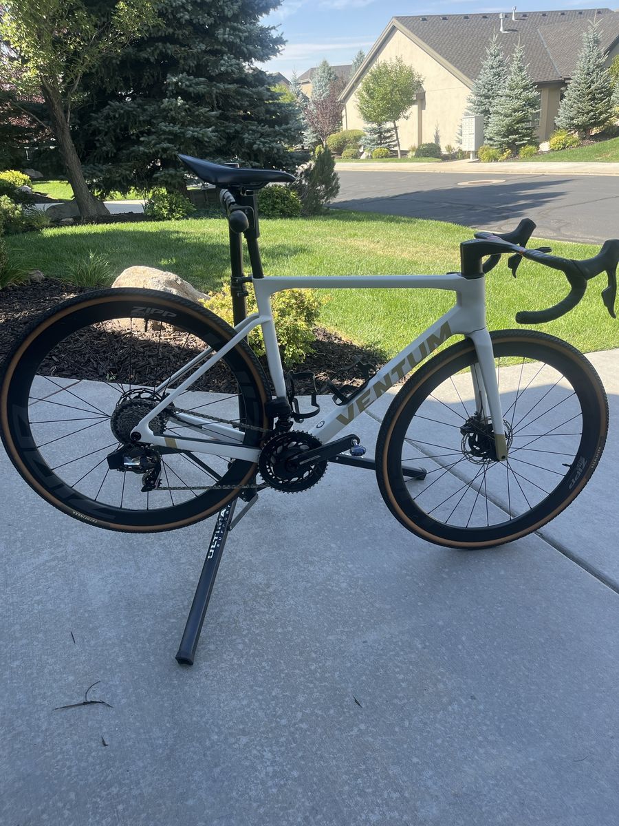 Ventum NS1 Size 54 Road Bike with SRAM Force AXS and Zipp 303 Wheels