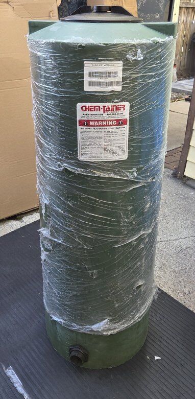 45 gallons vertical water tank green