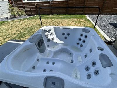 Bullfrog Hot tub