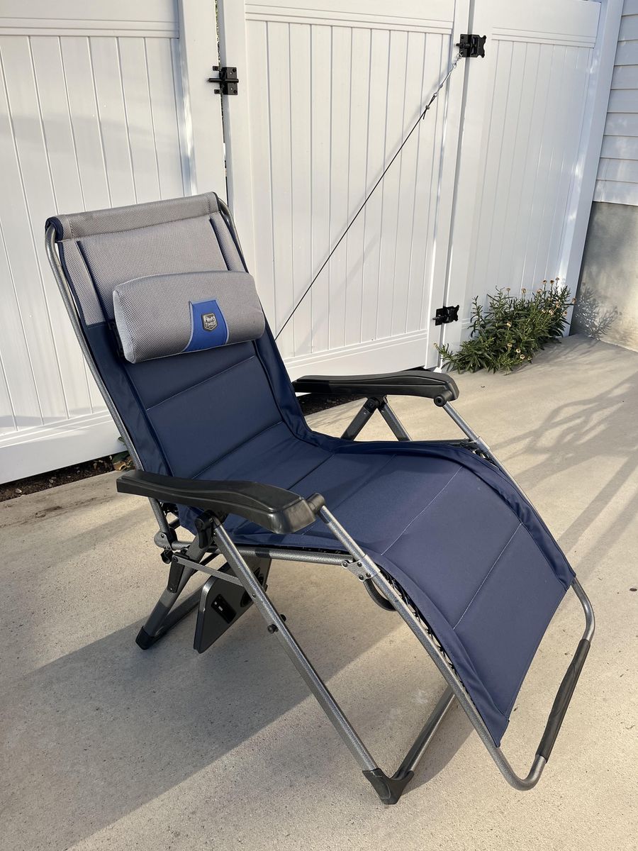 outdoor lounge chair