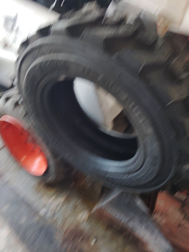 skidsteer tire