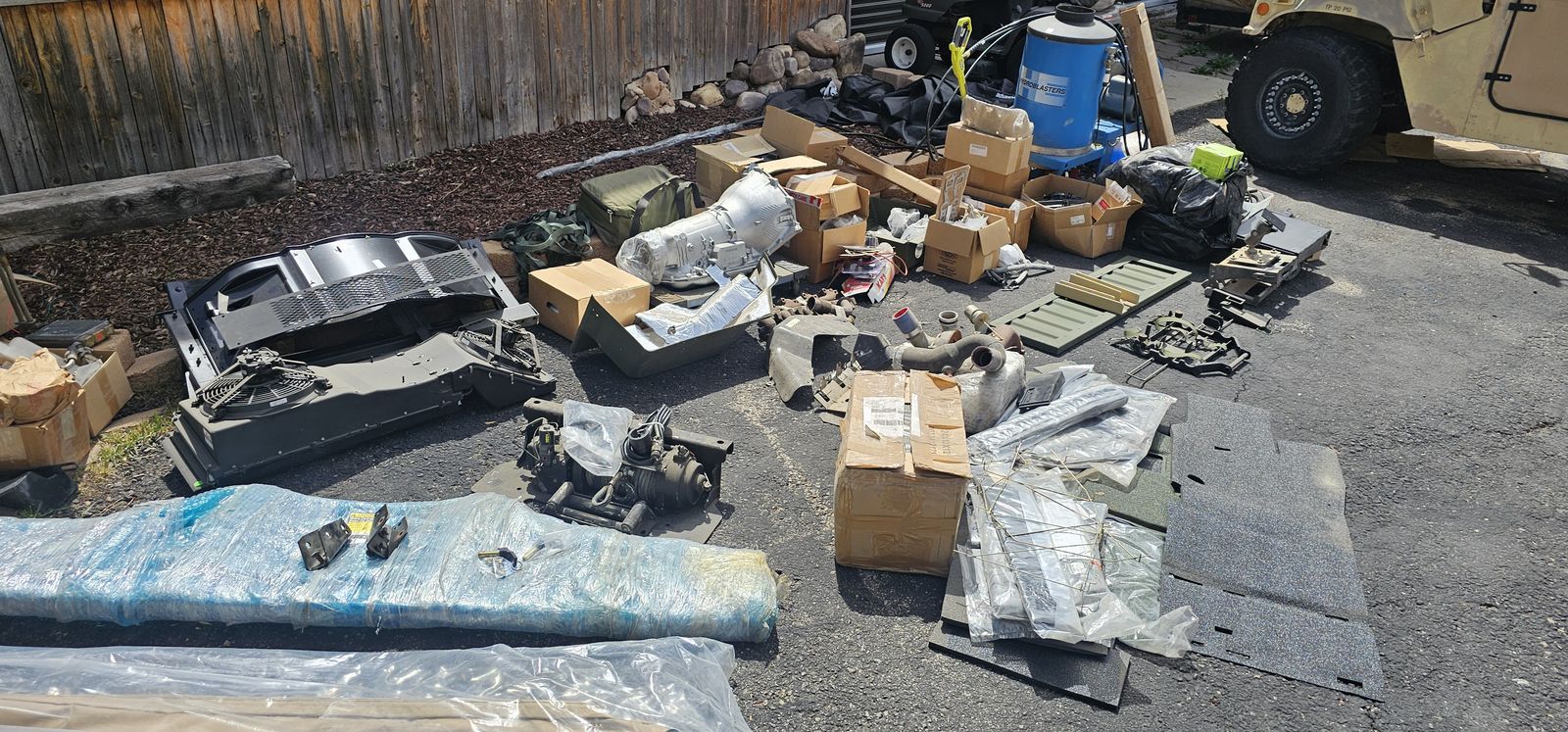 Horde of HMMWV (Humvee) and other military parts