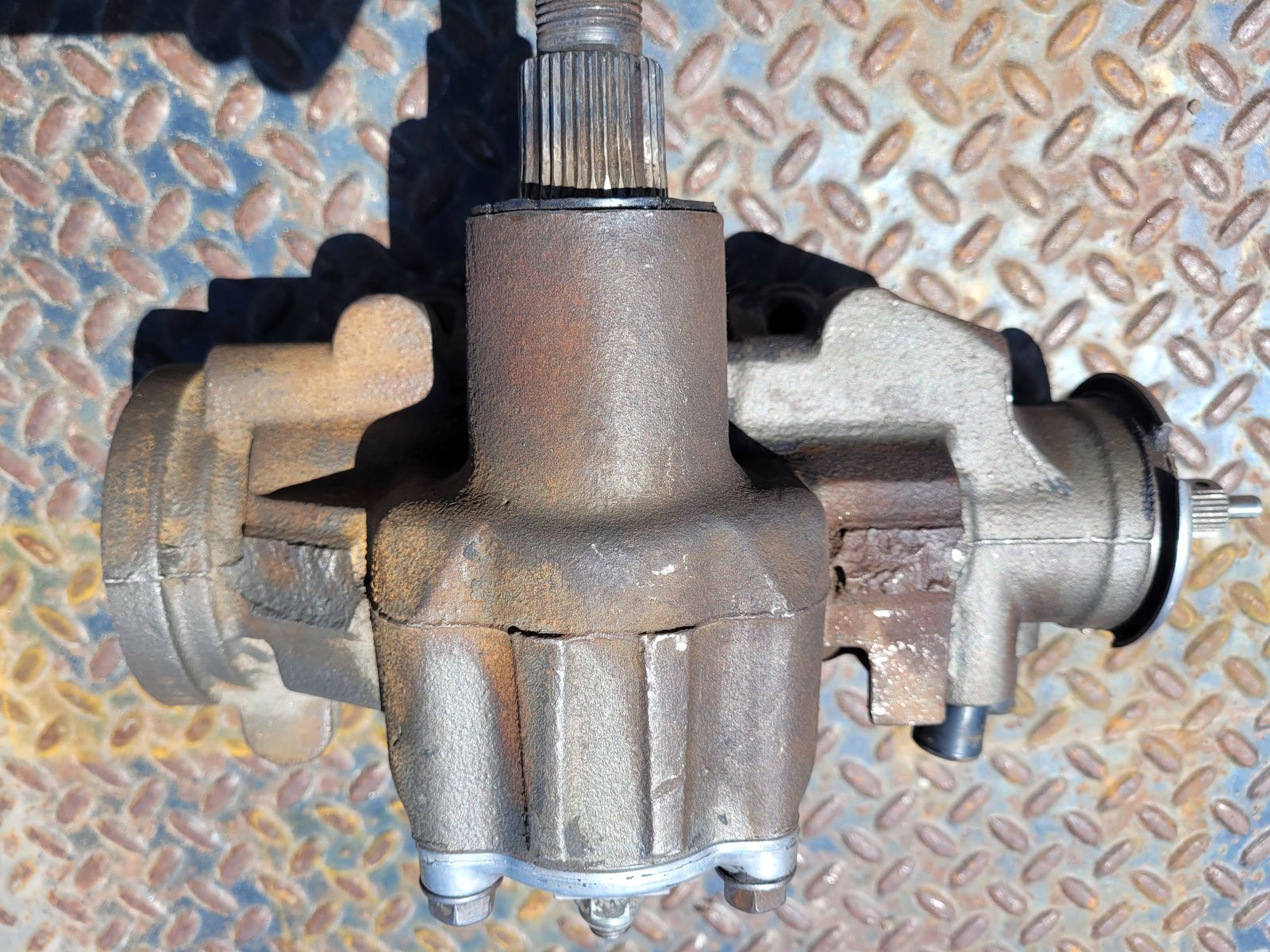 Power steering gear box 1999 suburban