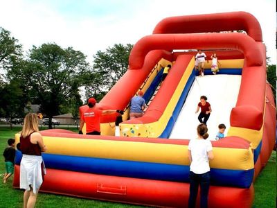 Giant slide