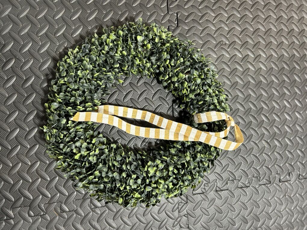 Compact BoxWood Wreath Door Decor 16