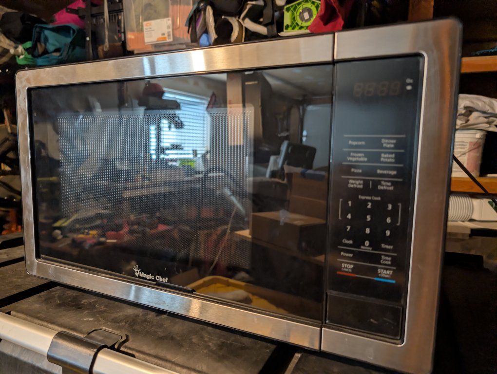 Magic Chef 1.1 cu. ft. Countertop Microwave