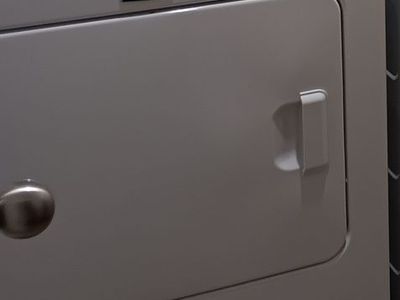 Maytag Electric Dryer/ Nearly New