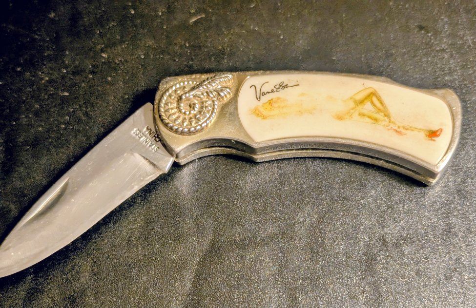 United Cutlery Pocket Knife Pin Up Girl Collection Vanessa Folding Vintage