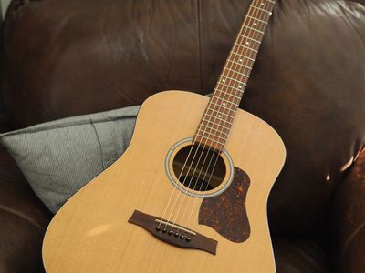 Seagull S6 Acoustic Guitar: Dreadnaught Size