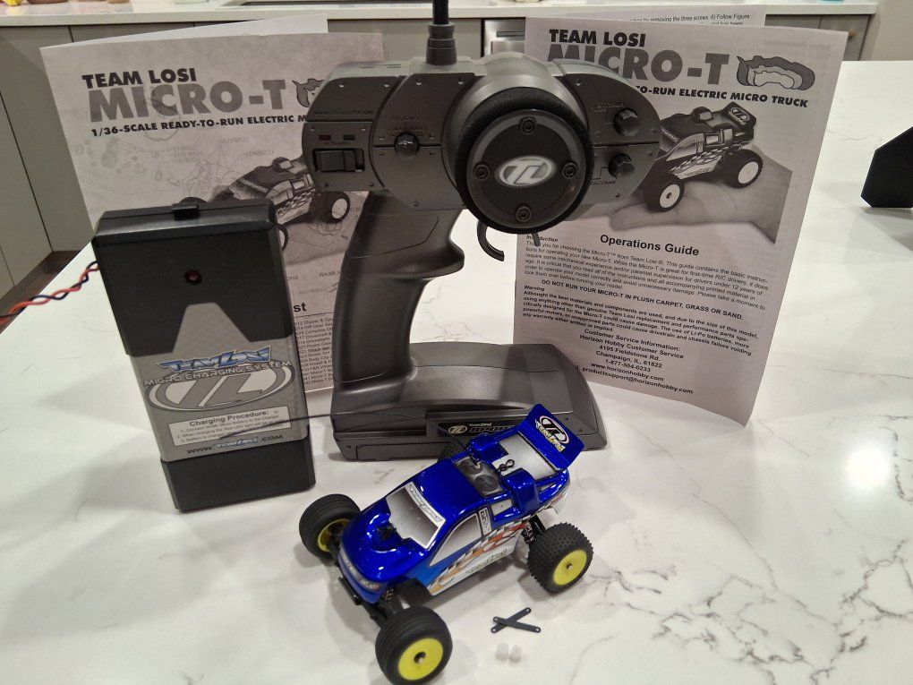 1:36 Team Losi Micro-T Stadium Truck