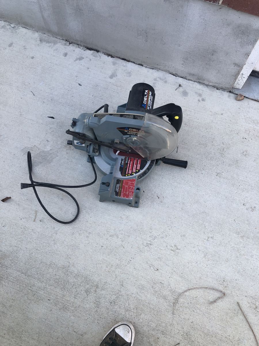 Delta 10 Compound Miter Saw