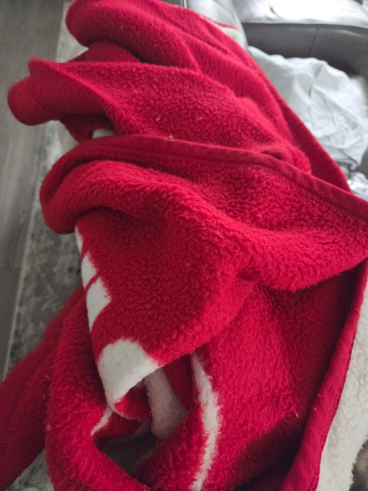 Red and White Fleece Blanket - Soft & Warm Throw utah stadium blanket