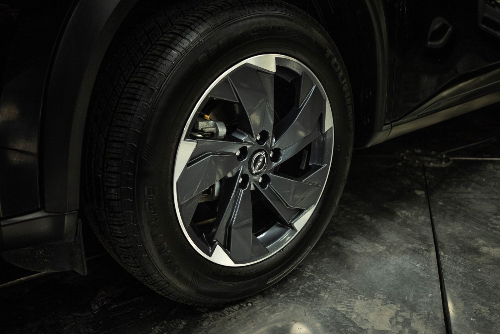 Main image 3