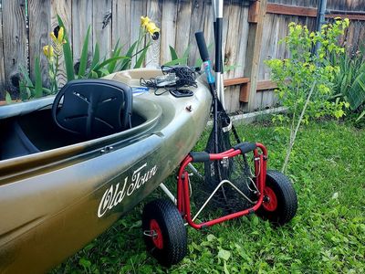 Old Town Vapor 10 Angler Fishing Kayak. Fully Loaded & UV Protected