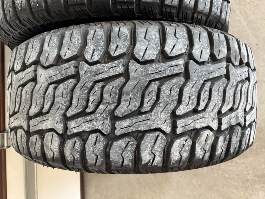 Used Red Dirt Road RD-9 R/T 33/12.50R22 Tires