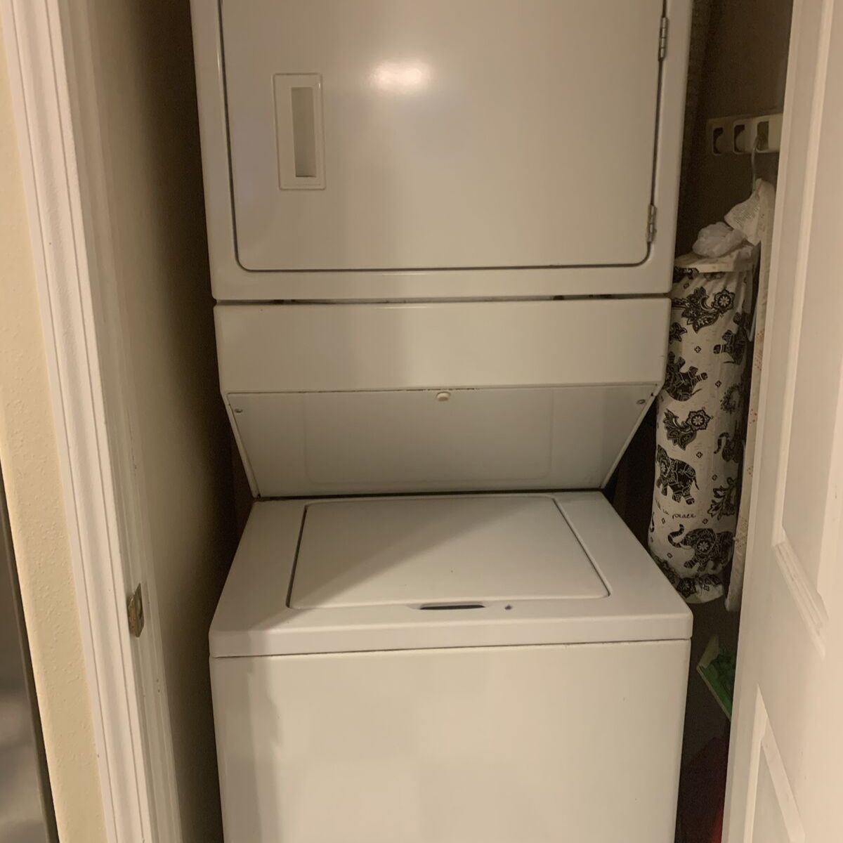 Whirlpool Washer/dryer Combo In Great Shape!!
