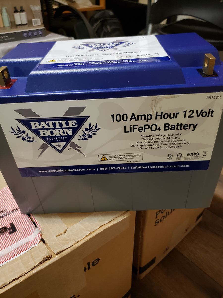 New BATTLEBORN 100 Amp Hour 12V LiFePO4 Battery