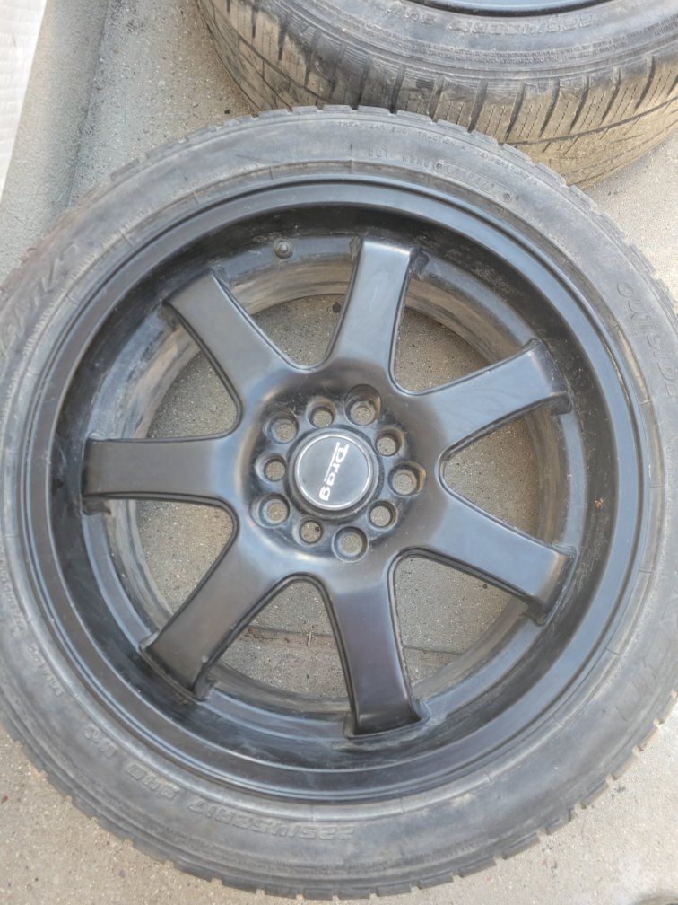 Main image 3