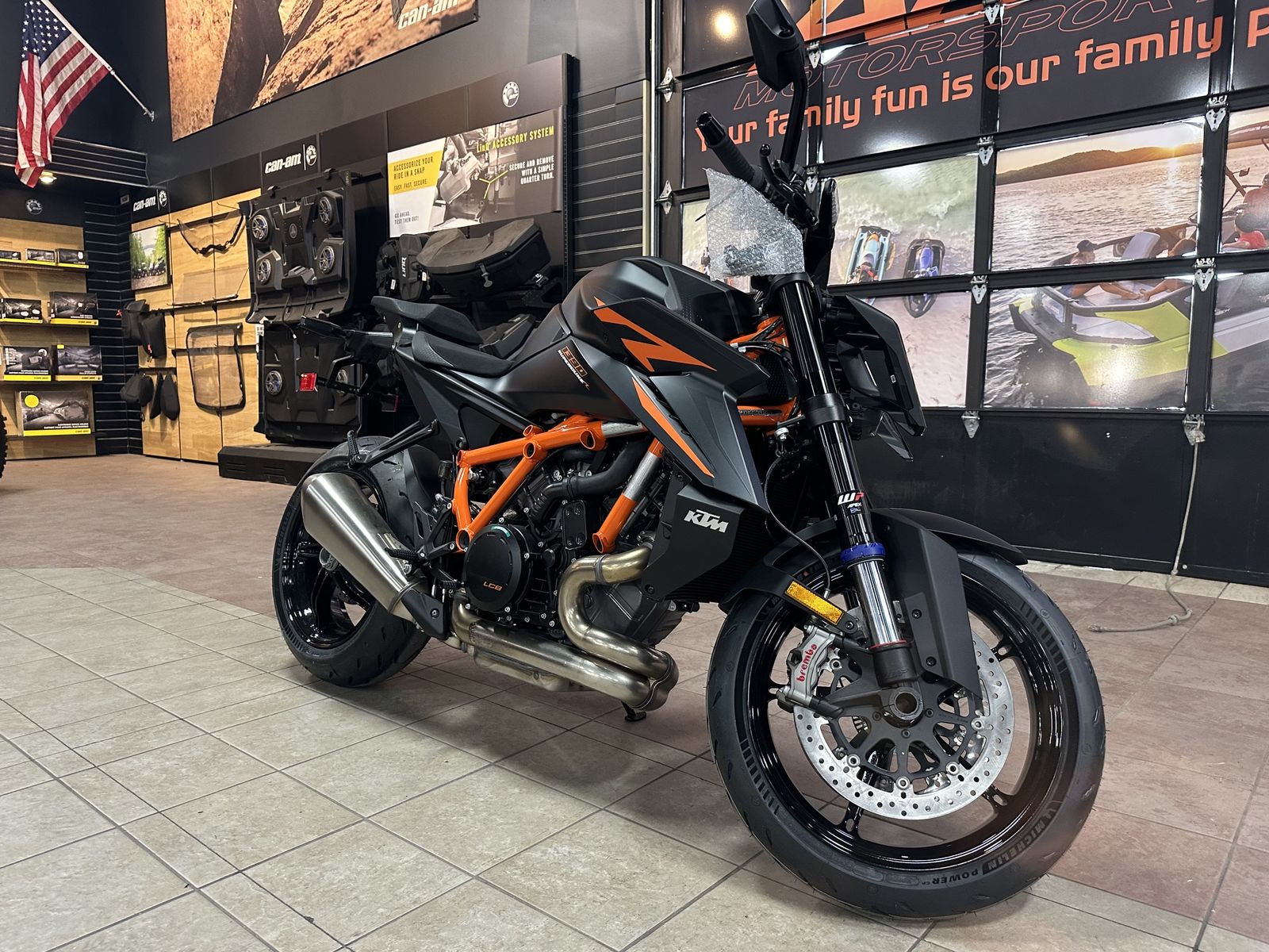 2026 KTM 1390 SUPER DUKE R EVO Black - K18579