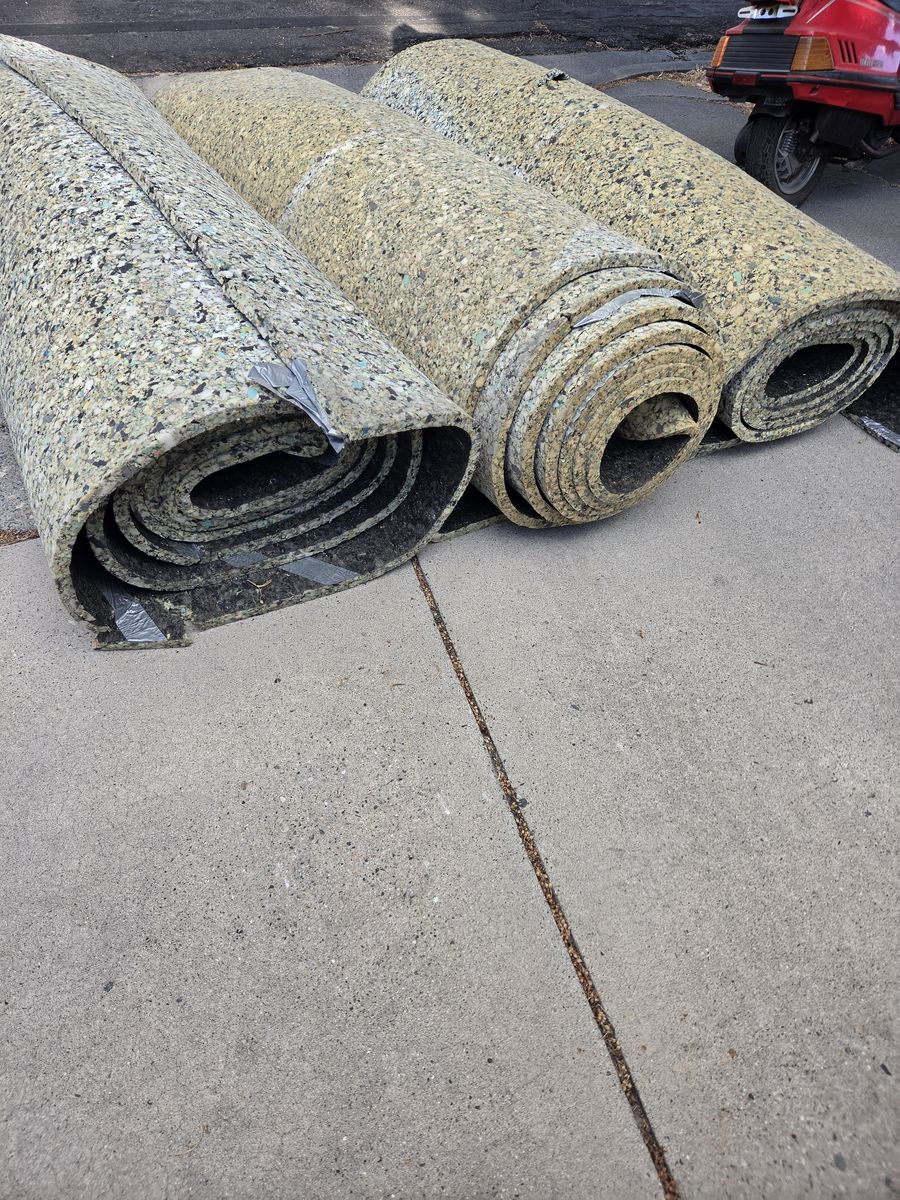 FREE HARDLY USED CARPET PAD