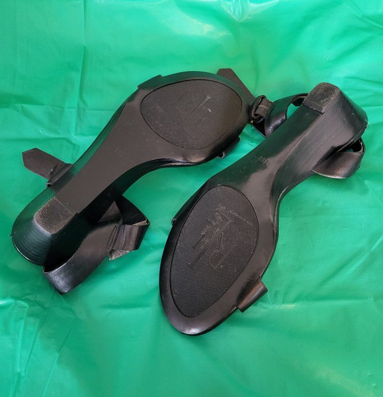 **WOMEN'S RALPH LAUREN SANDALS**