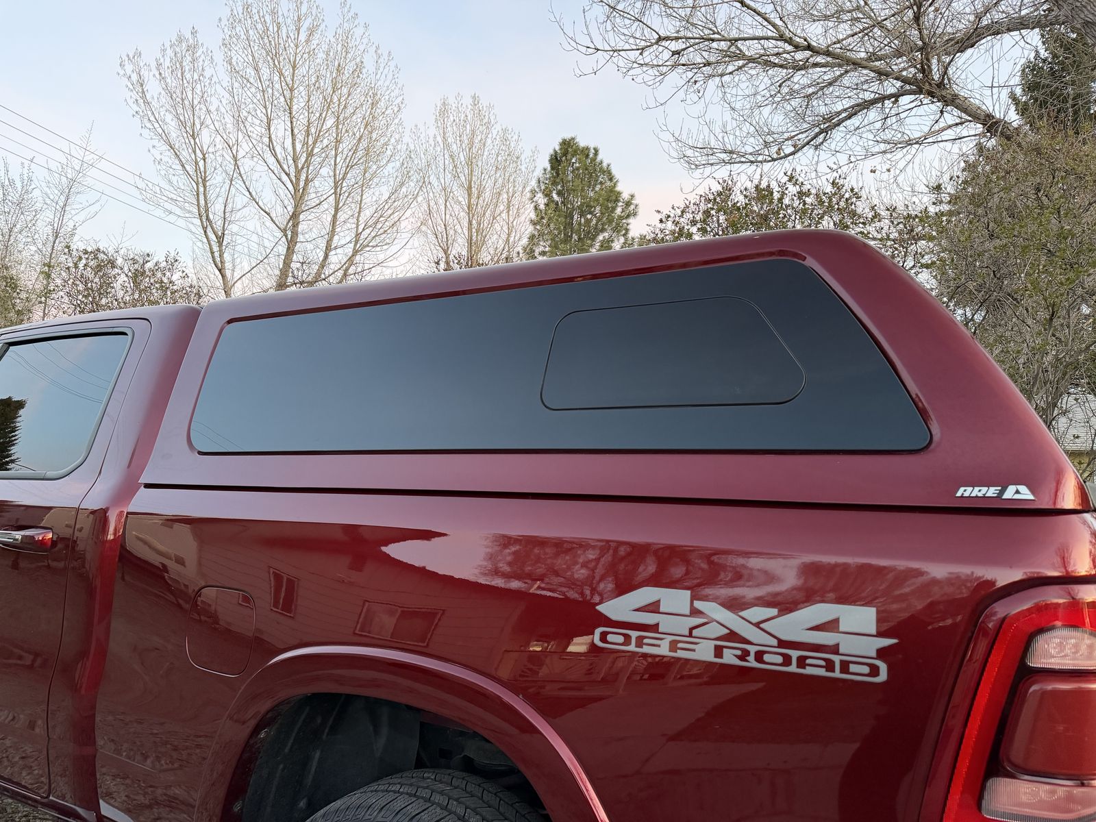 ARE Z2 Series Cab-High Truck Cap