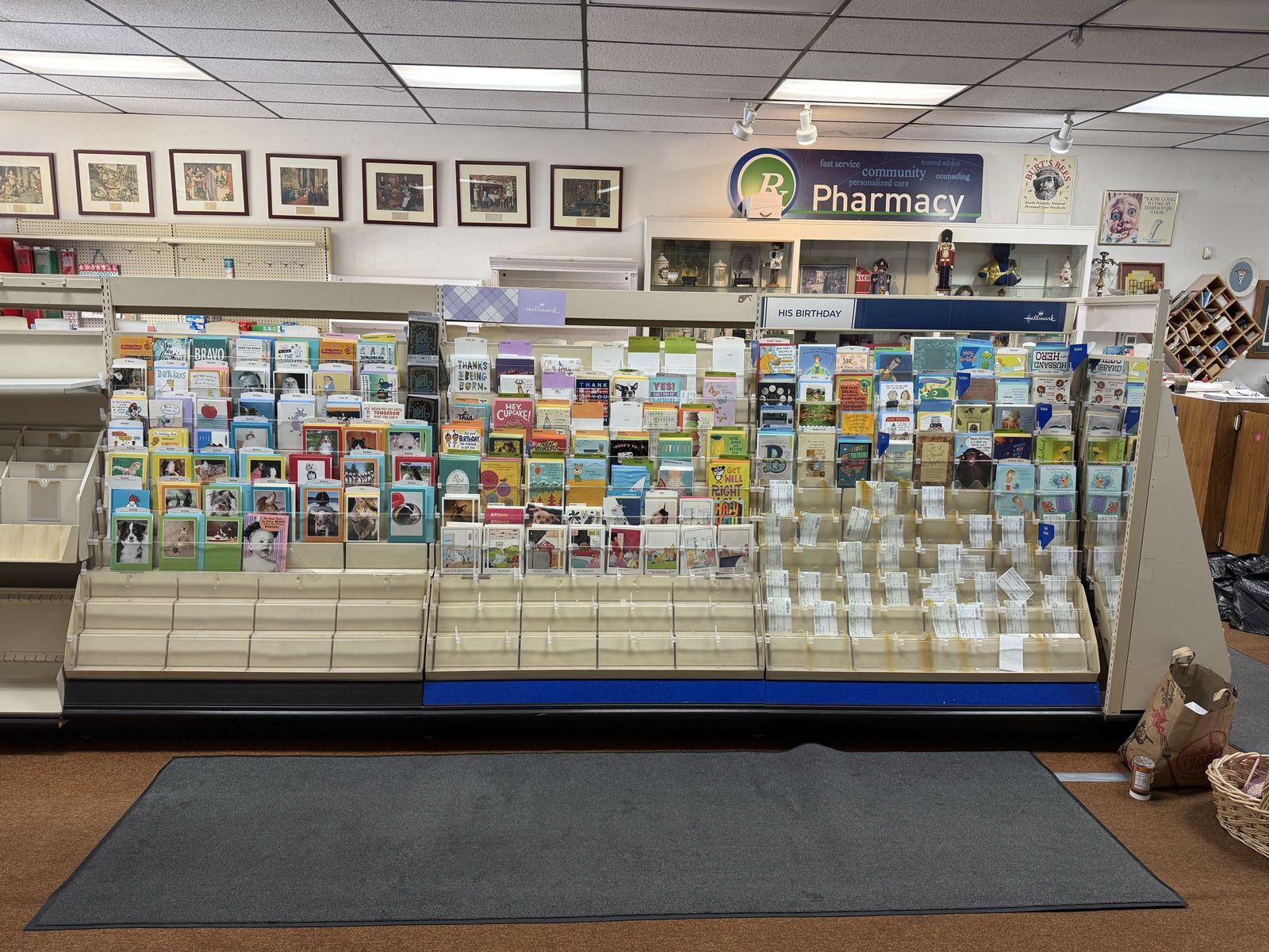 Retail store display for greeting cards